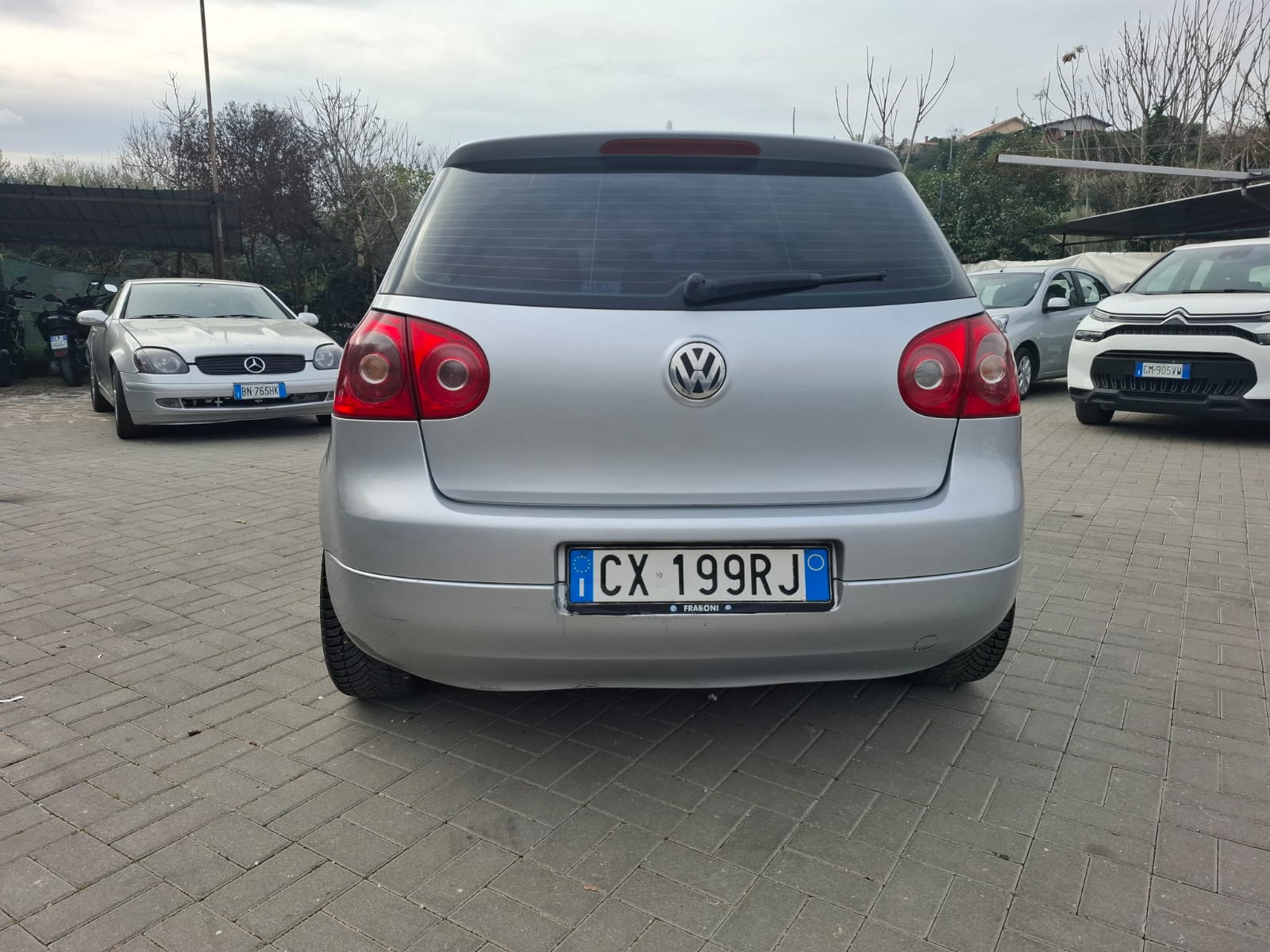 Volkswagen Golf 5 1.9 TDI 105CV Sport line  Neopatentati – Garanzia 12 mesi