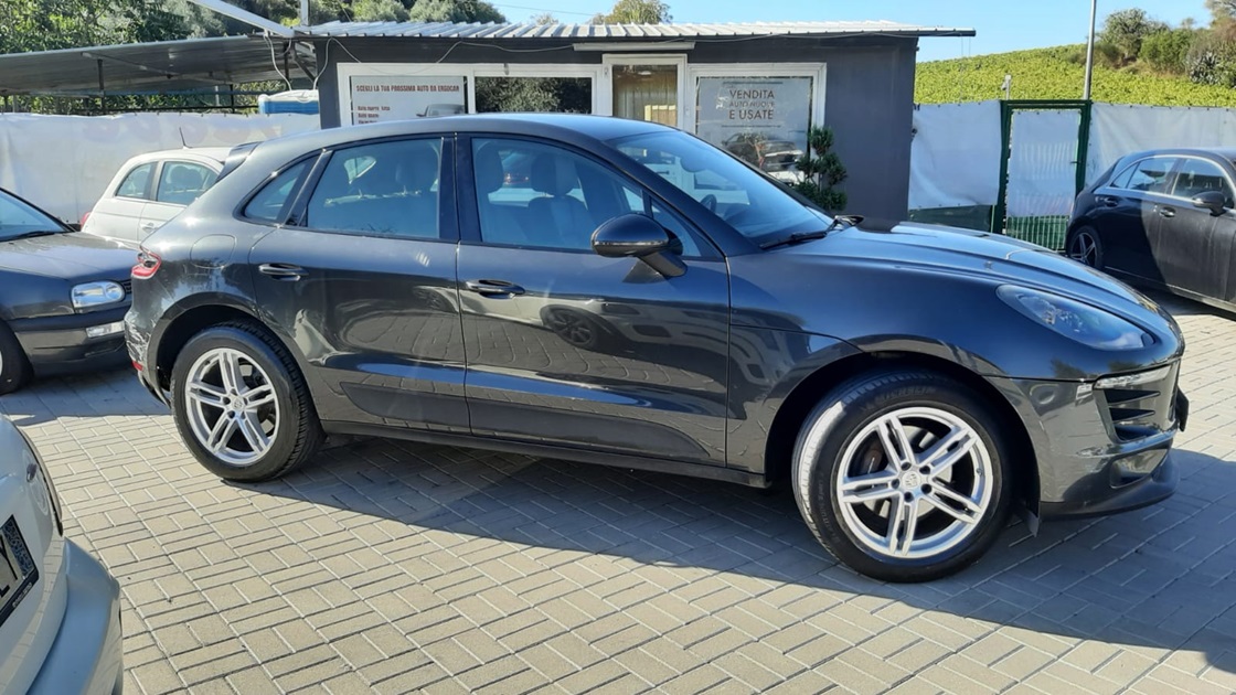 Porsche Macan 2.0 benzina 252cv anno 07-2018