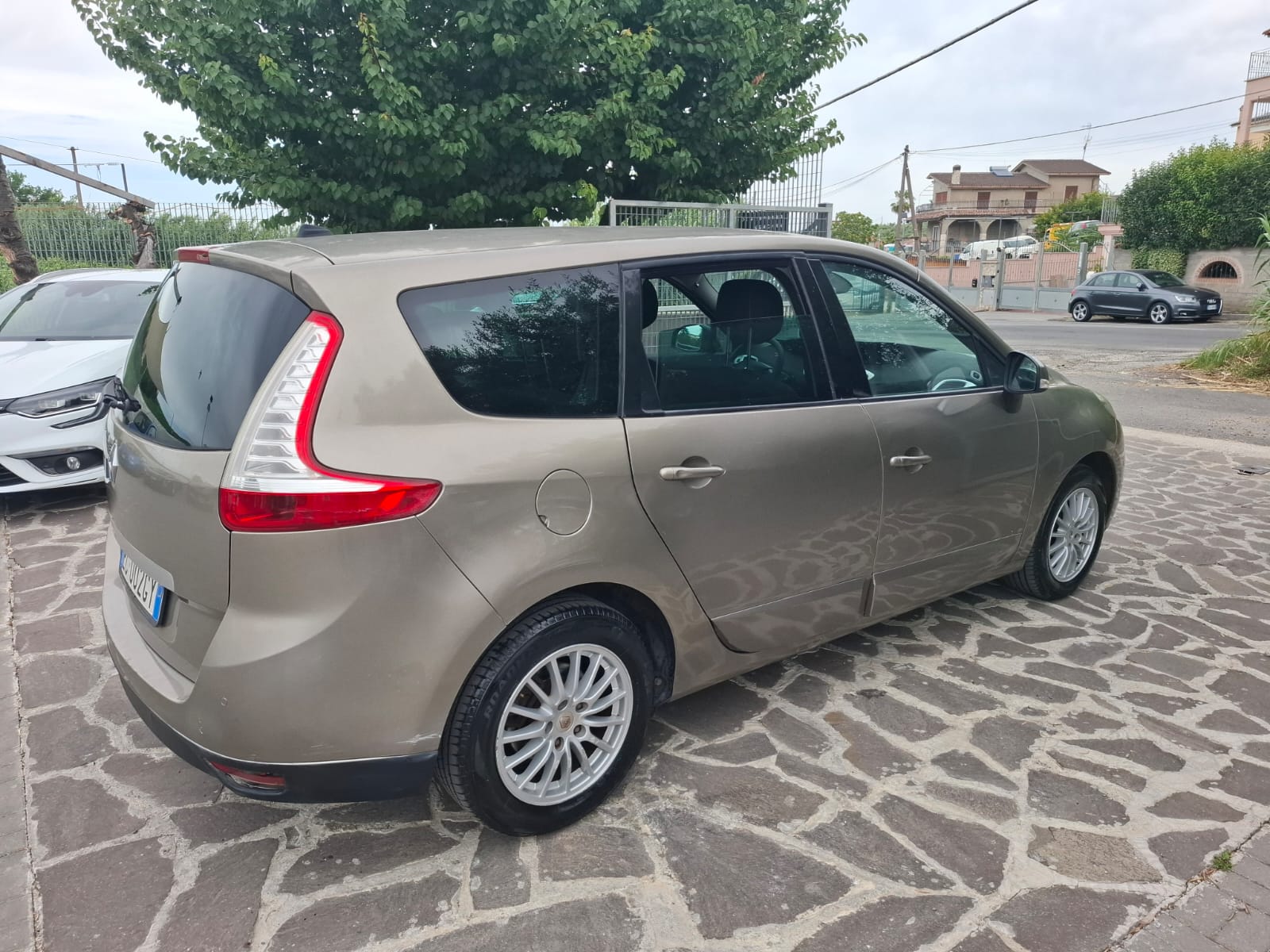 RENAULT SCENIC 1.5 dCi 110 CV – COSTUME NATIONAL – 7 POSTI