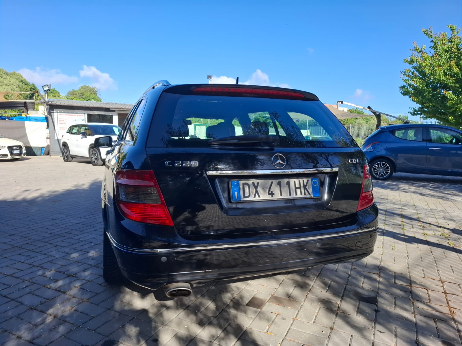 Mercedes Classe C220 Station Wagon, versione BlueEfficiency con cambio automatico