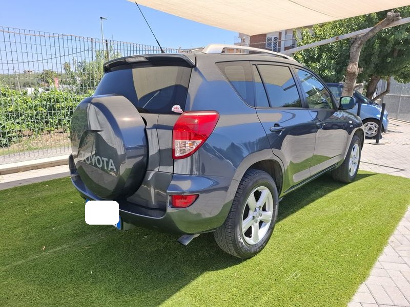 Toyota Rav 4 2.2 D 136cv anno 07-2006 