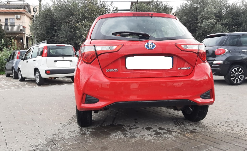 Toyota Yaris 1.5 Hybrid Cool Automatica anno 2017