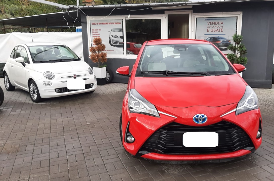 Toyota Yaris 1.5 Hybrid Cool Automatica anno 2017