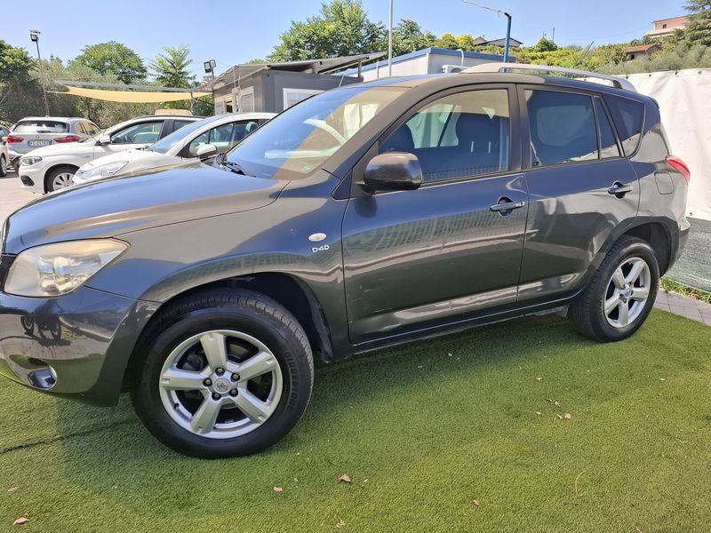 Toyota Rav 4 2.2 D 136cv anno 07-2006 