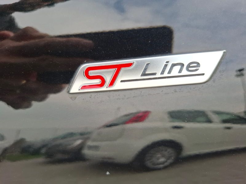 Ford Fiesta Ecoboost Startestop mk8 ST Line 1.0 benzina 140cv anno 10- 2019 
