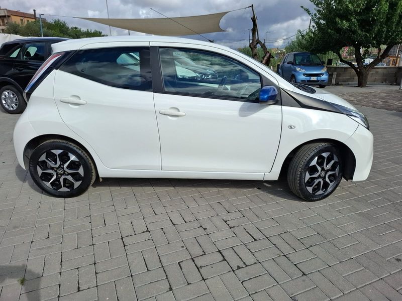 Toyota Aygo 1.0 benzina x-play 69cv anno 05-2018 