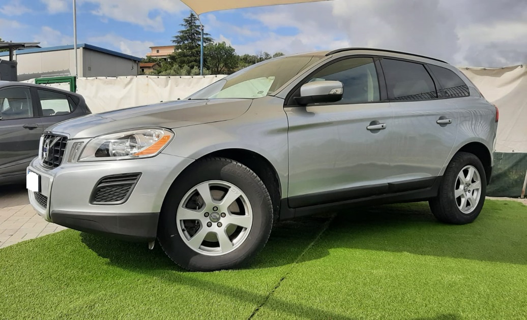 Volvo XC60 2.4 d4 (d3) Kinetic awd 163cv geartronic anno 05-2011