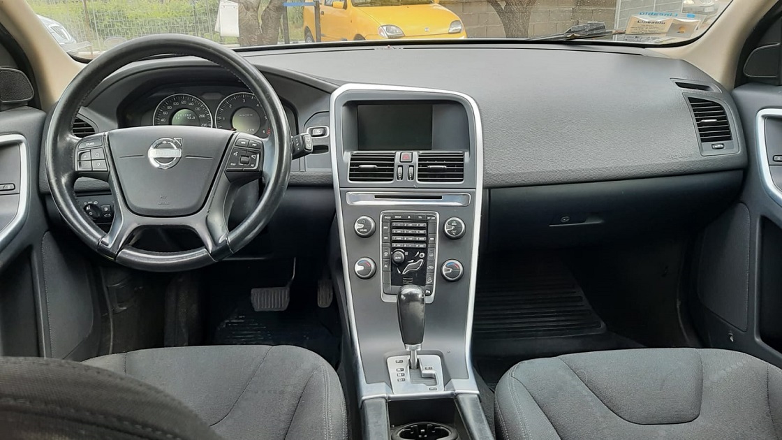 Volvo XC60 2.4 d4 (d3) Kinetic awd 163cv geartronic anno 05-2011