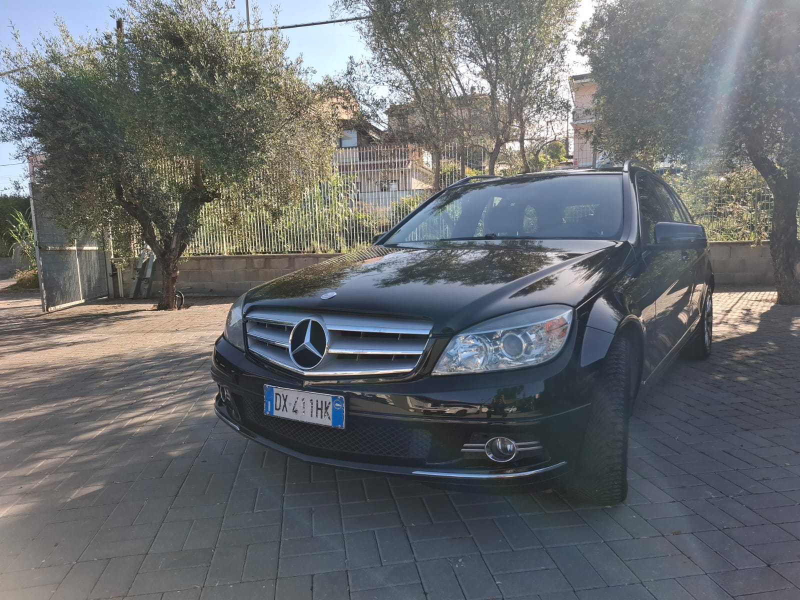 Mercedes Classe C220 Station Wagon, versione BlueEfficiency con cambio automatico