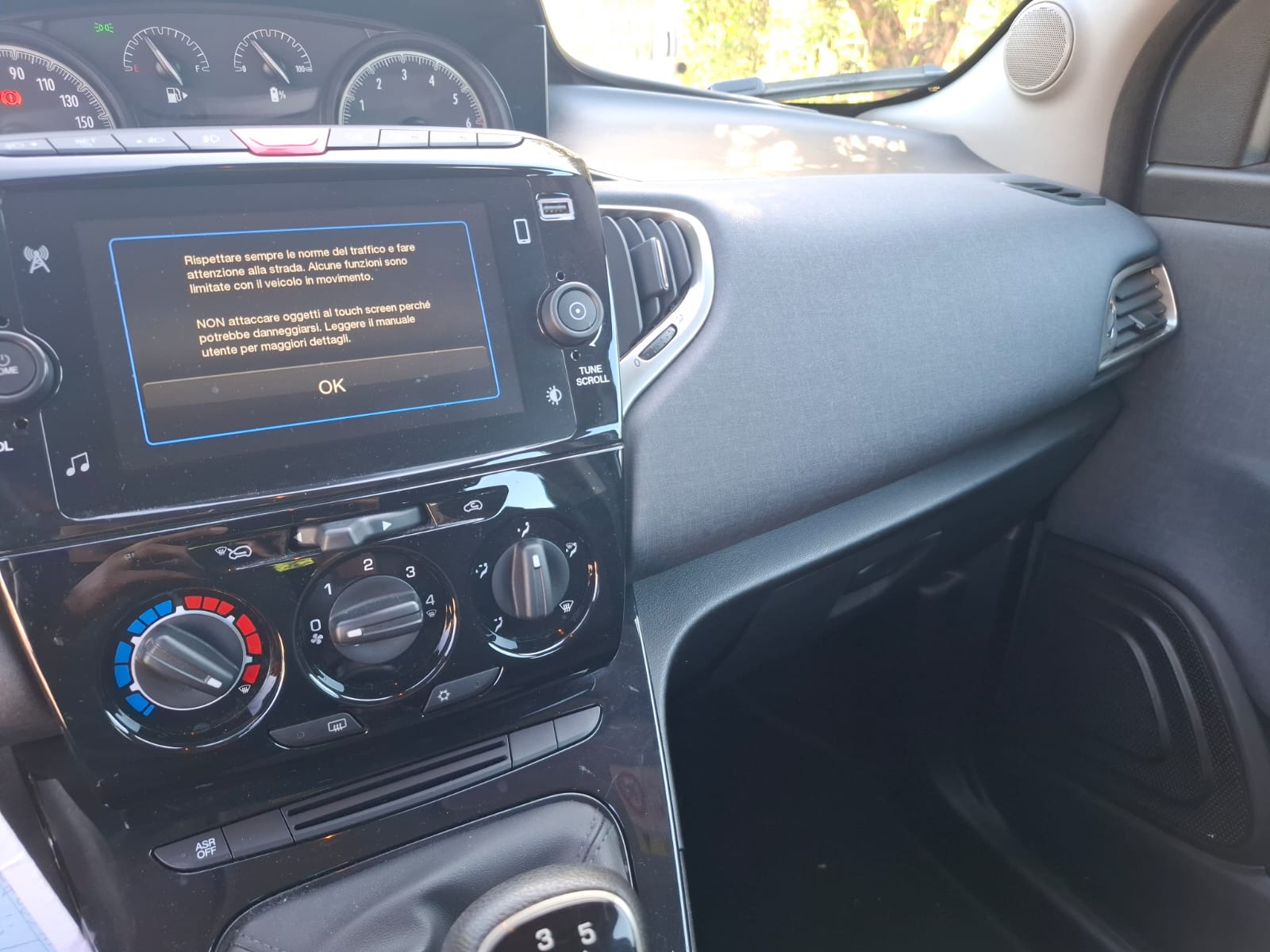 Lancia Ypsilon 1.0 Hybrid – Unipro – 2022 – Come Nuova!