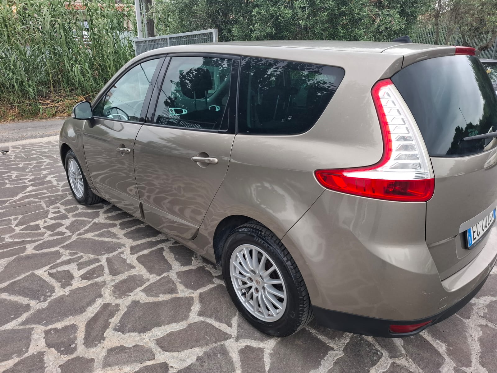 RENAULT SCENIC 1.5 dCi 110 CV – COSTUME NATIONAL – 7 POSTI