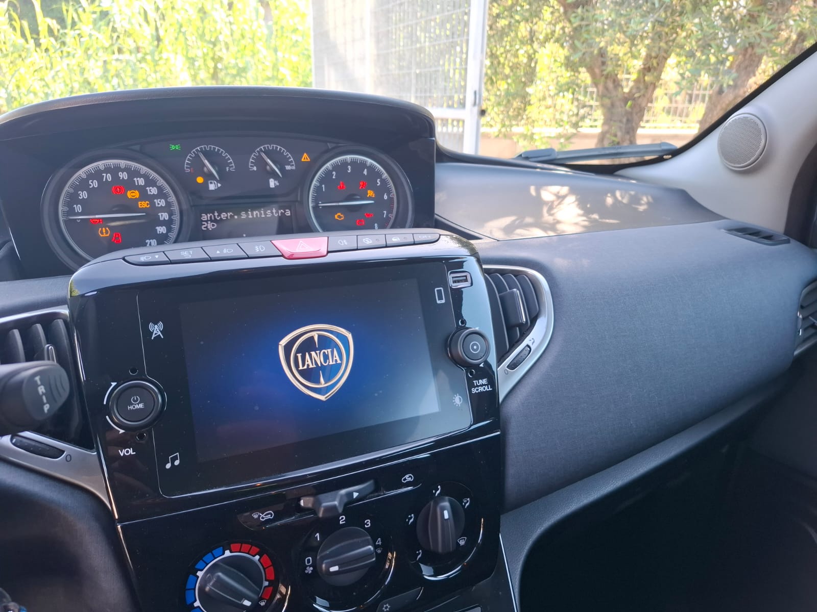 Lancia Ypsilon 1.0 Hybrid – Unipro – 2022 – Come Nuova!