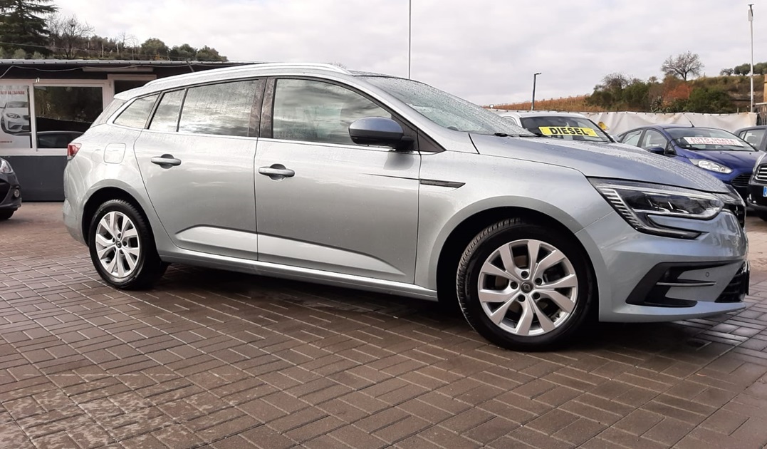 Renault Megane Sporter Blue Business 1.5 dci 115cv anno 05-2021