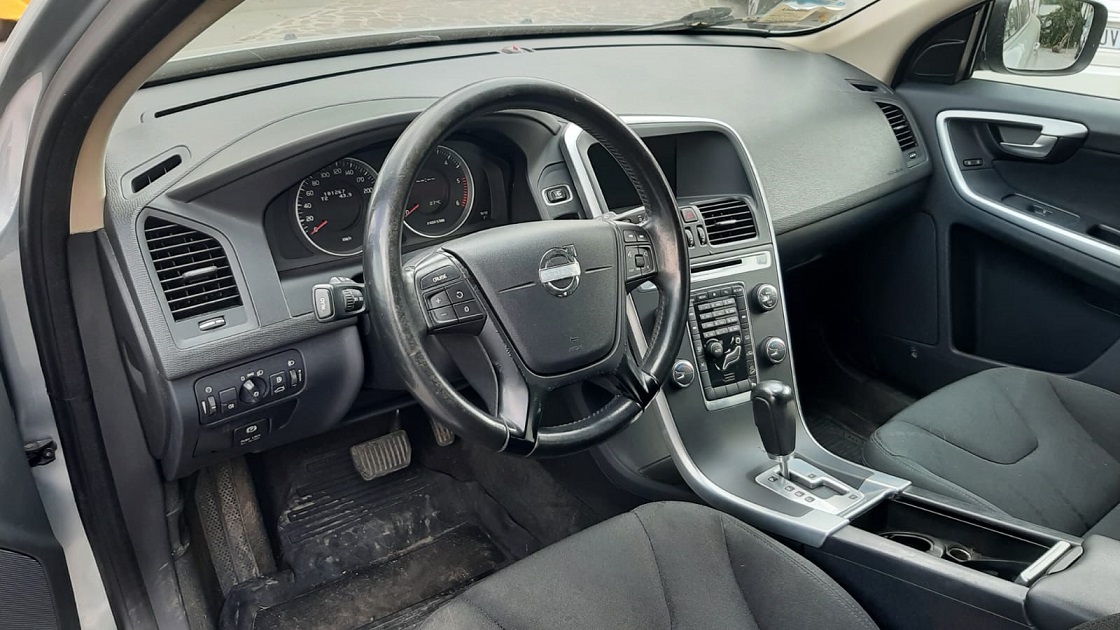 Volvo XC60 2.4 d4 (d3) Kinetic awd 163cv geartronic anno 05-2011