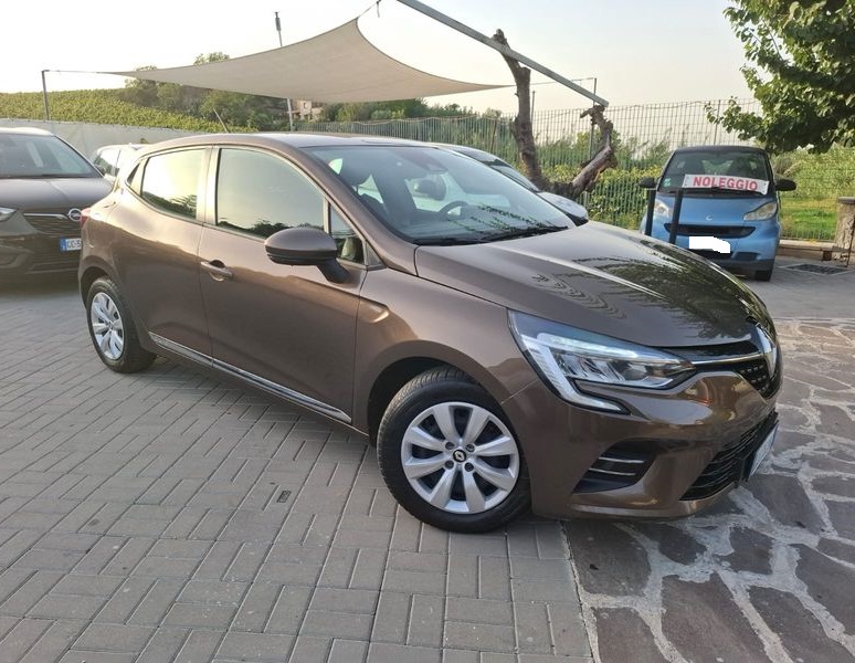 Renault Clio Life 1.0 benzina 90cv anno 04-2021 
