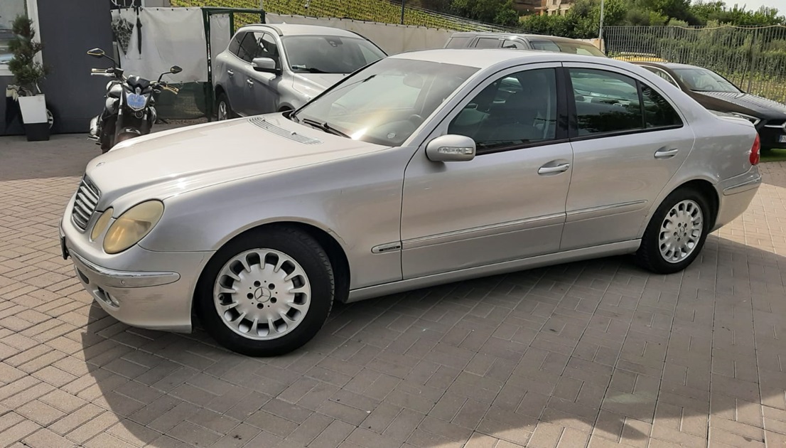 Mercedes Classe E270 cdi Advangarde 177cv anno 02-2004 