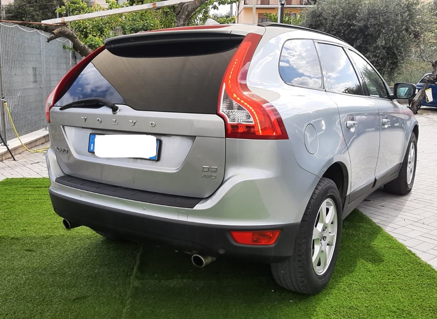 Volvo XC60 2.4 d4 (d3) Kinetic awd 163cv geartronic anno 05-2011