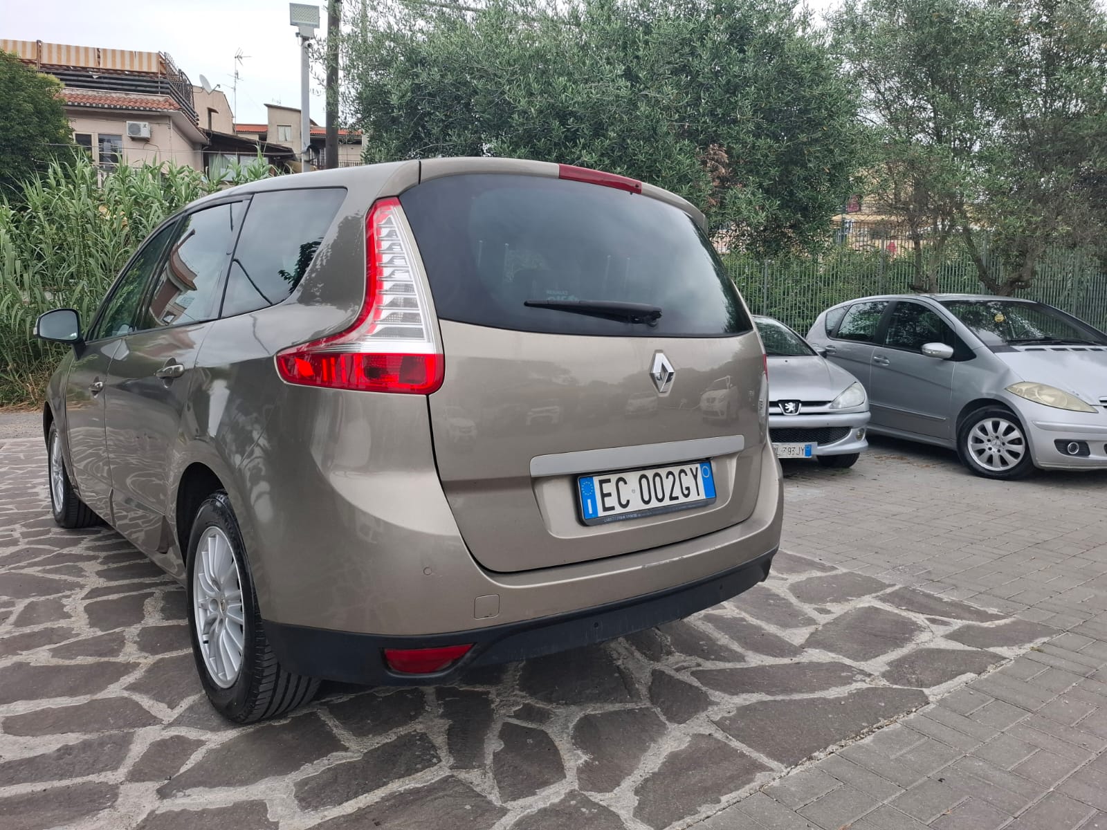 RENAULT SCENIC 1.5 dCi 110 CV – COSTUME NATIONAL – 7 POSTI
