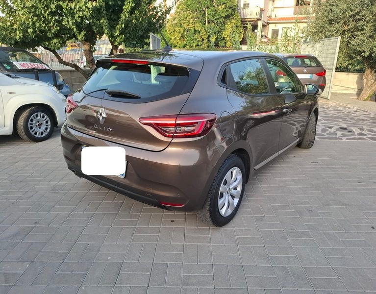 Renault Clio Life 1.0 benzina 90cv anno 04-2021 