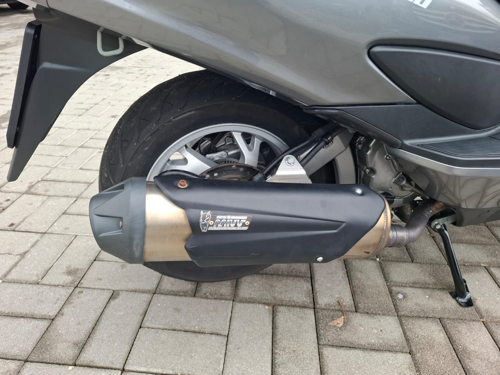 Suzuki Burgman 400 – Anno 2011 – 40.000 KM 