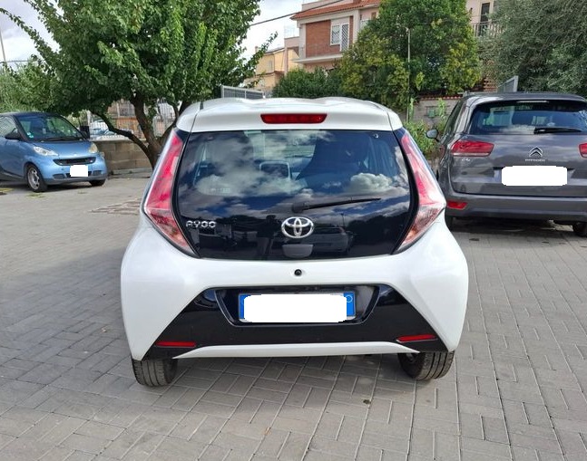 Toyota Aygo 1.0 benzina x-play 69cv anno 05-2018 