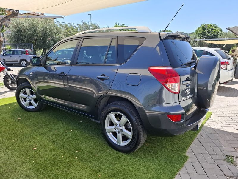 Toyota Rav 4 2.2 D 136cv anno 07-2006 