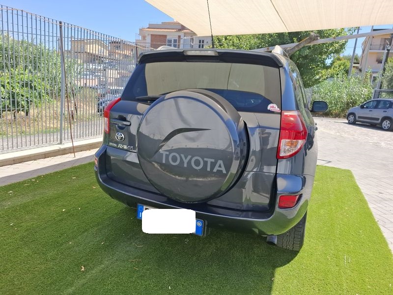 Toyota Rav 4 2.2 D 136cv anno 07-2006 