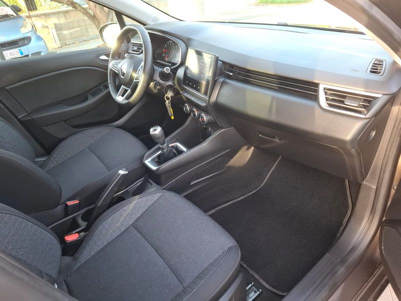 Renault Clio Life 1.0 benzina 90cv anno 04-2021 