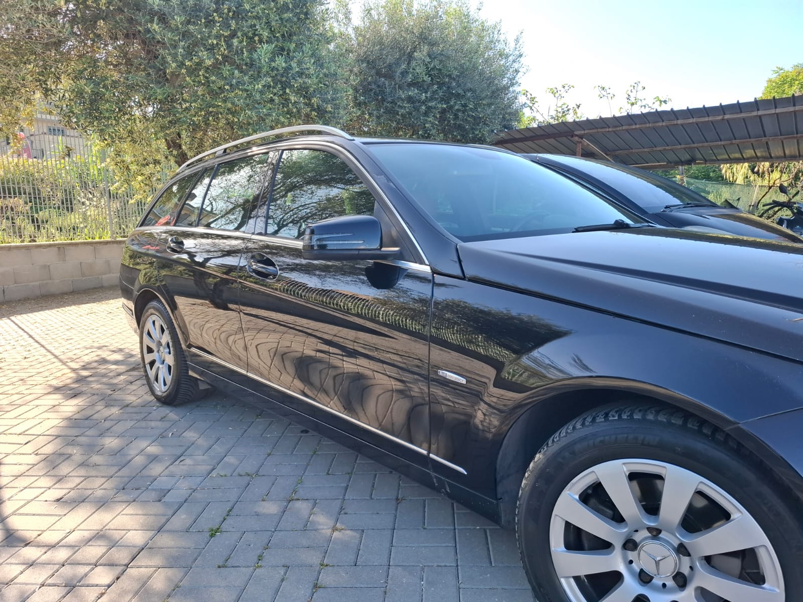 Mercedes Classe C220 Station Wagon, versione BlueEfficiency con cambio automatico