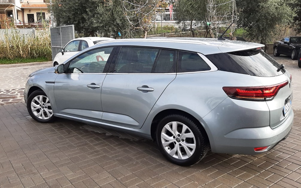 Renault Megane Sporter Blue Business 1.5 dci 115cv anno 05-2021