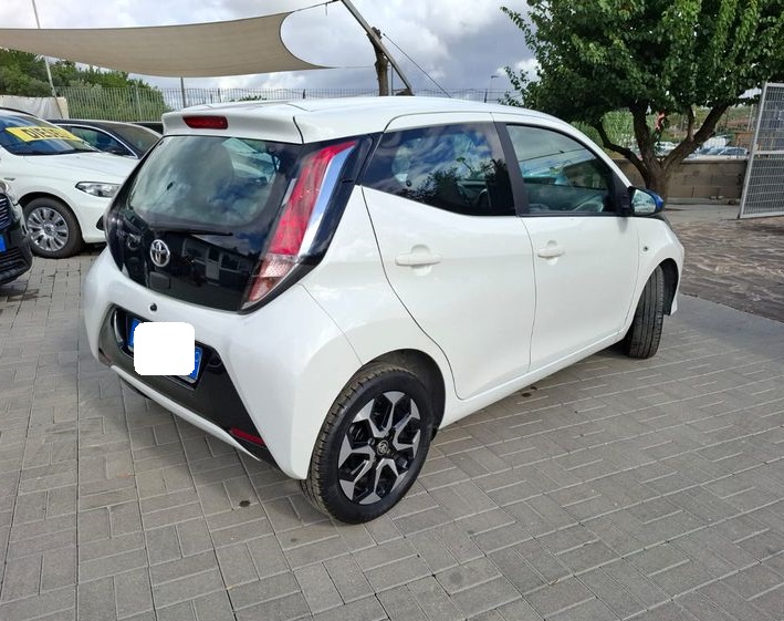 Toyota Aygo 1.0 benzina x-play 69cv anno 05-2018 